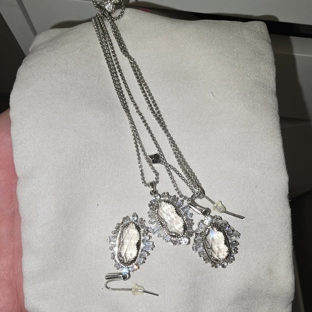 ⭐️ DEAL Kendra Scott Silver Necklace and Earring Set